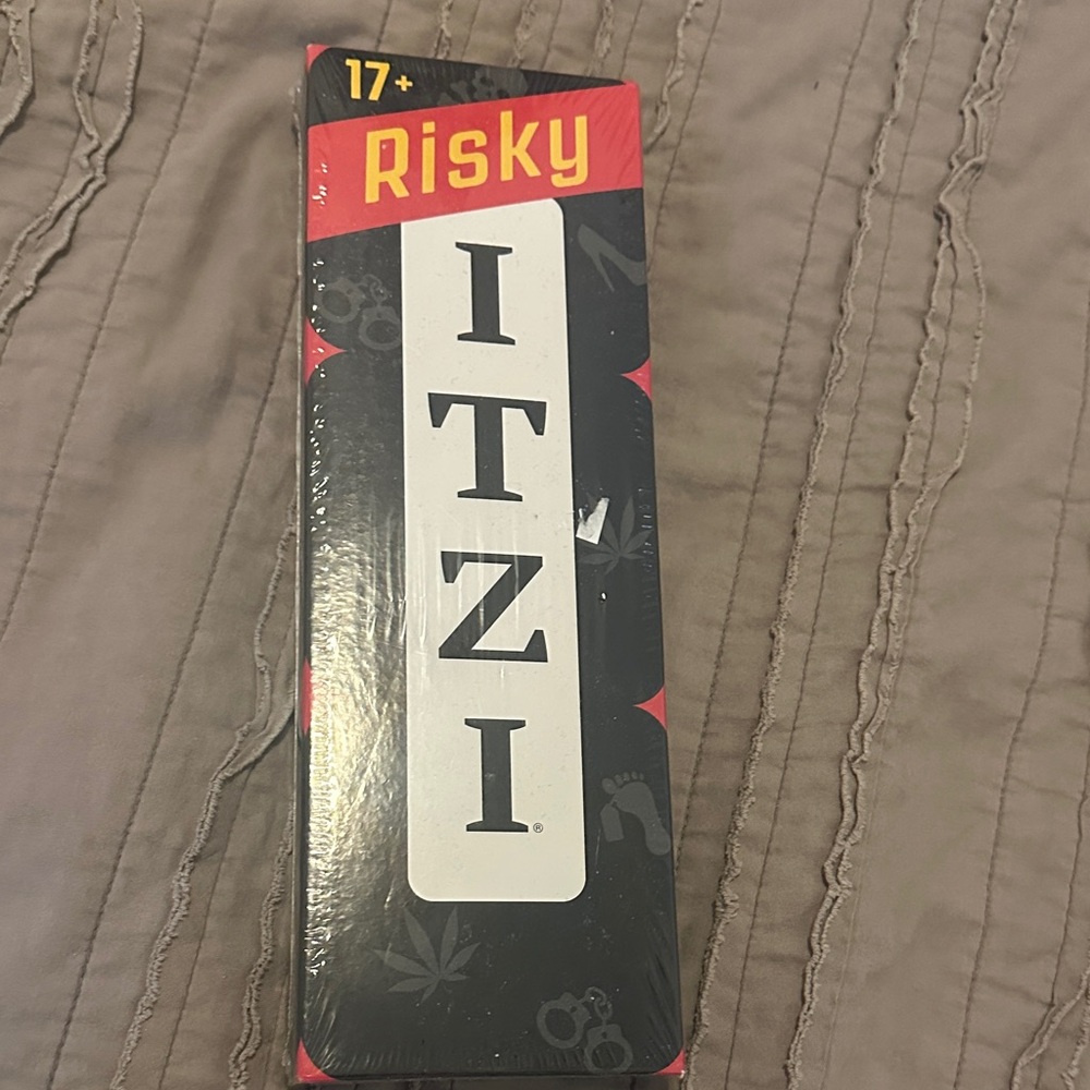 Risky ITZI Card Game-unopened